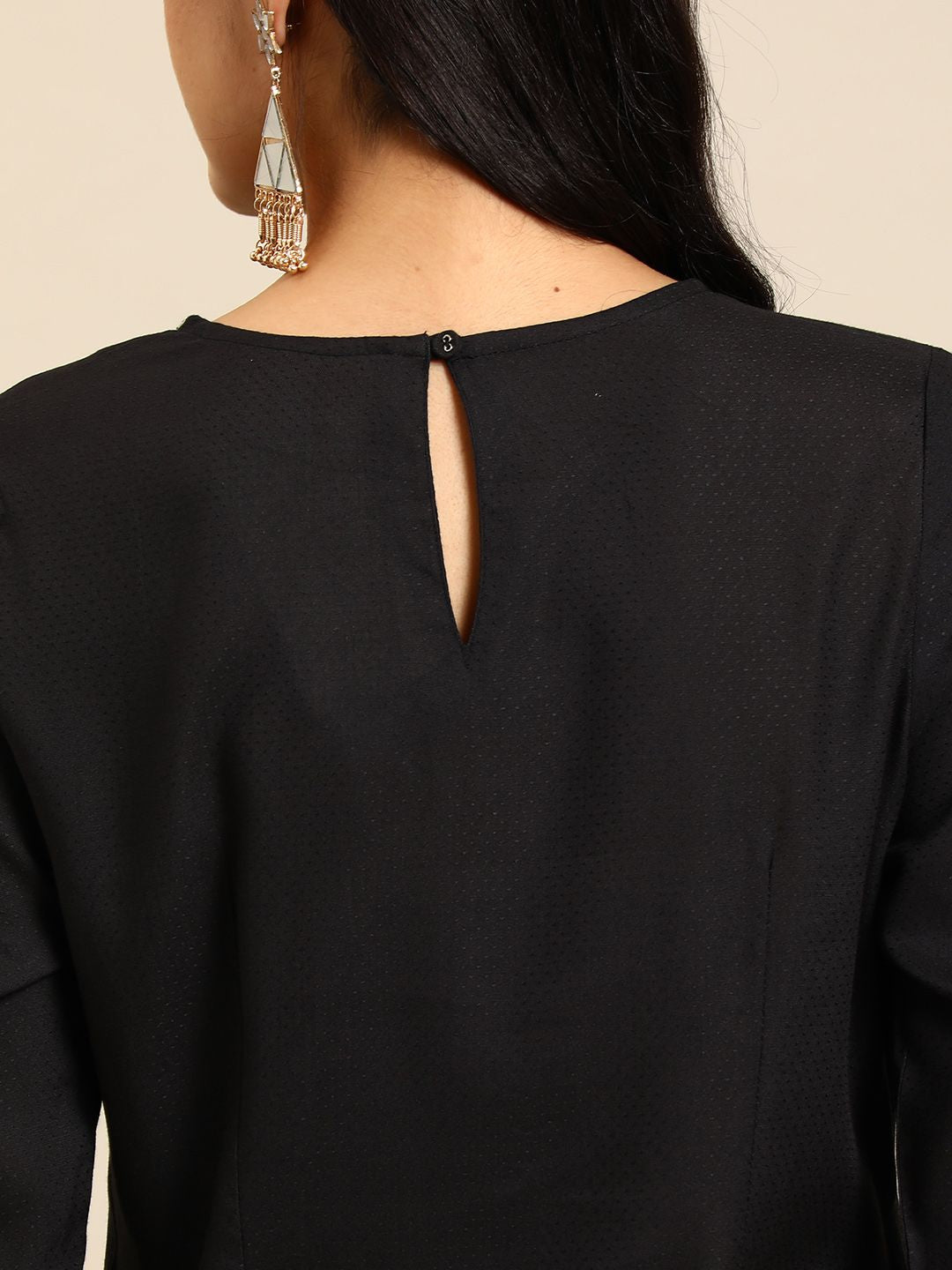 all about you Women Floral Embroidered Kurta