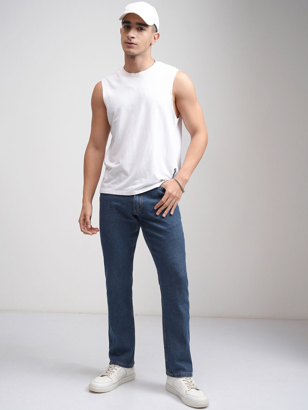 HIGHLANDER Men Blue Straight Fit Clean Look Stretchable Jeans