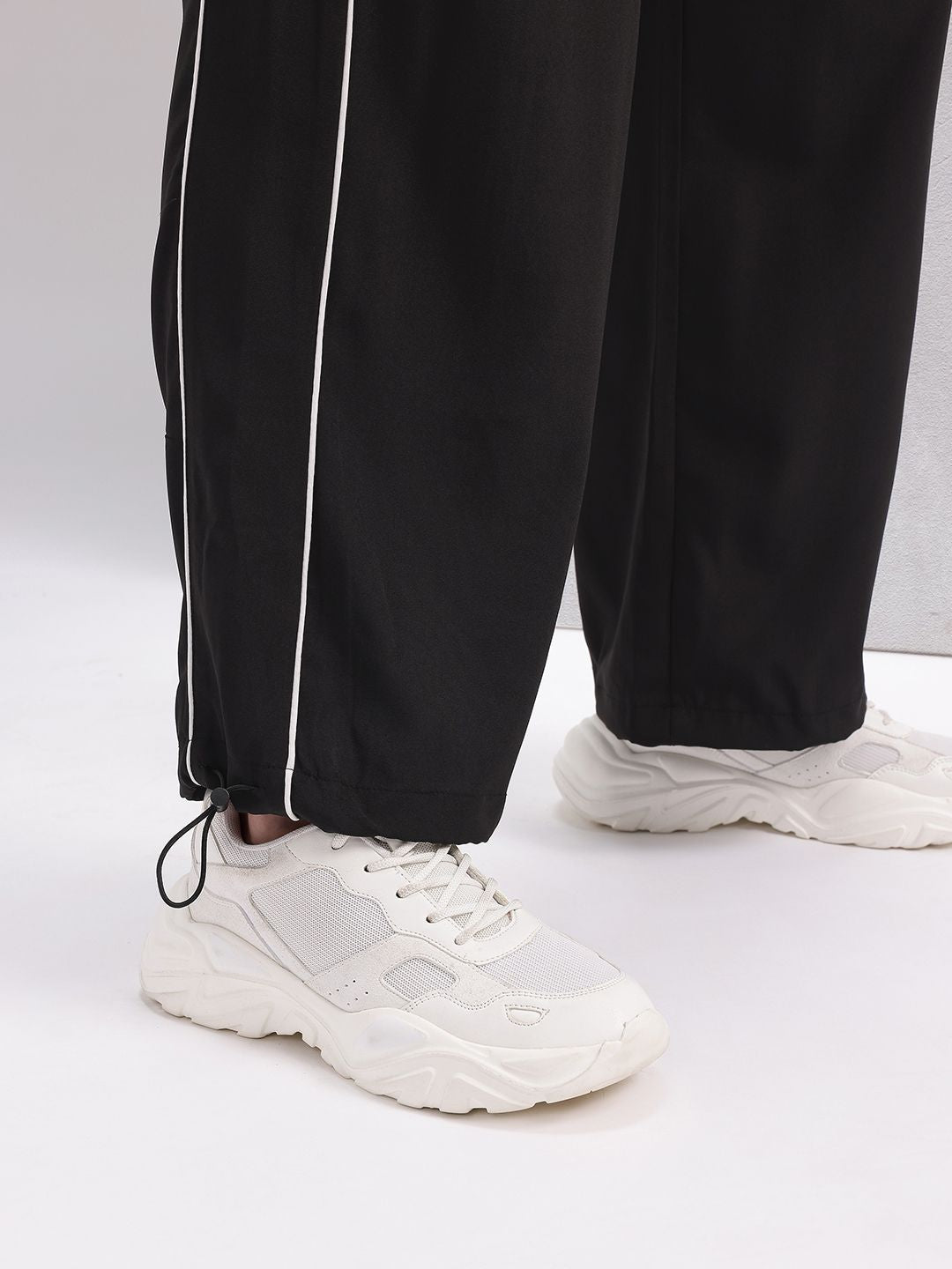 HRX by Hrithik Roshan Women Piping Detail Lifestyle Track Pants