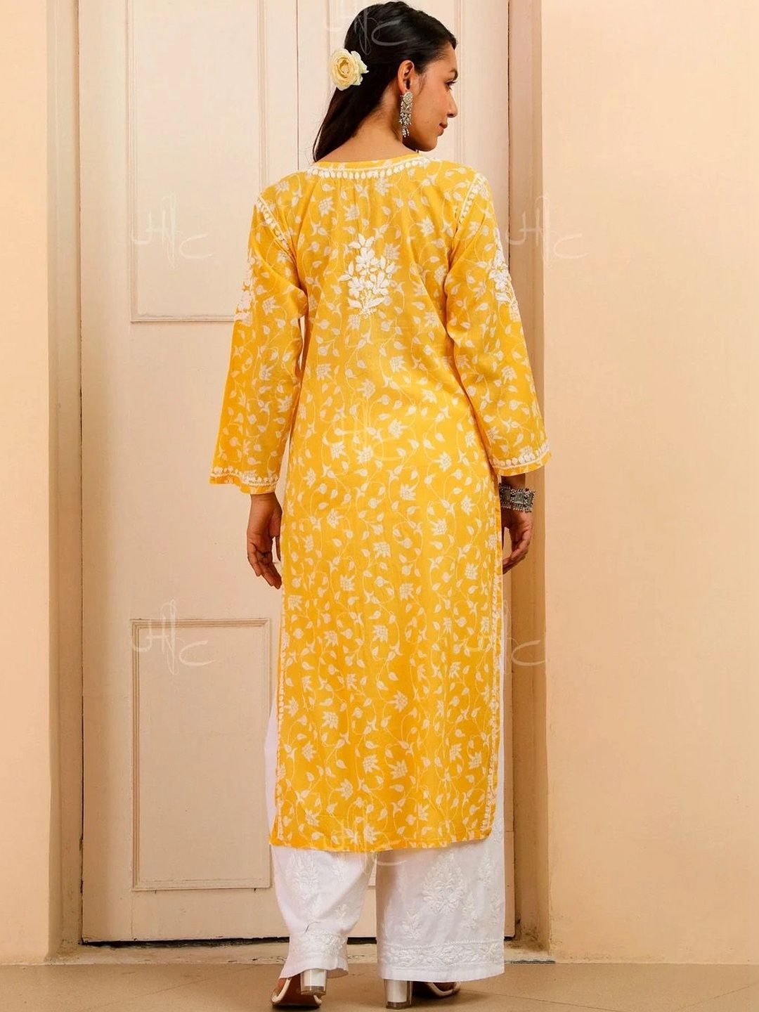 House of Chikankari Women Floral Embroidered Thread Work Kurta