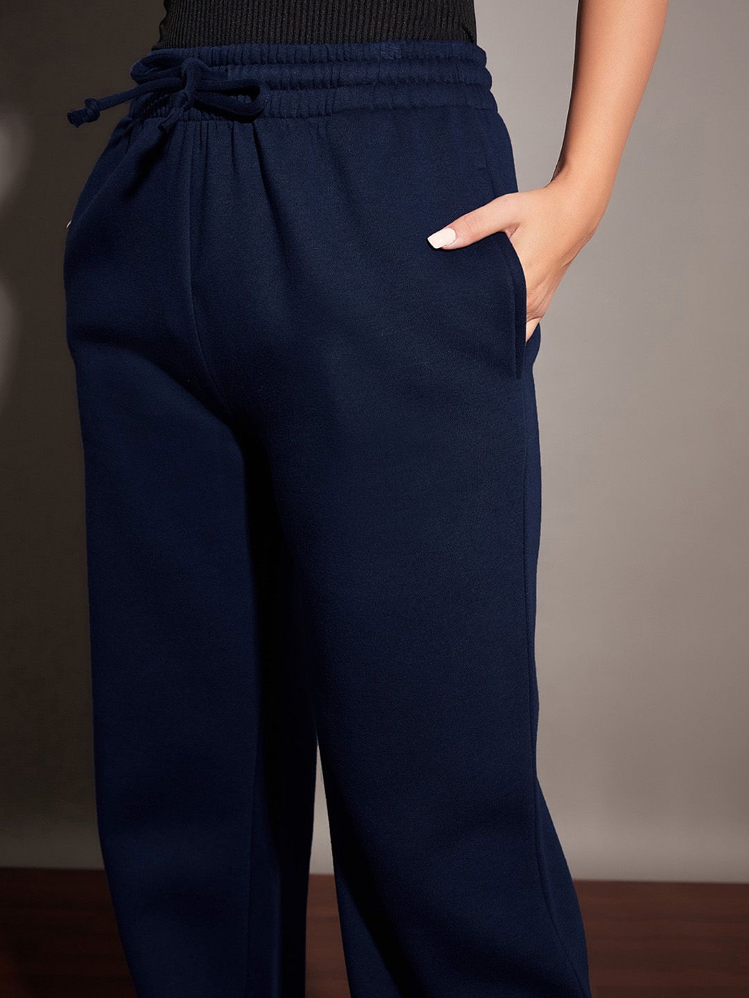 SASSAFRAS Women Navy Blue Relaxed Fit Mid-Rise Fleece Track Pants