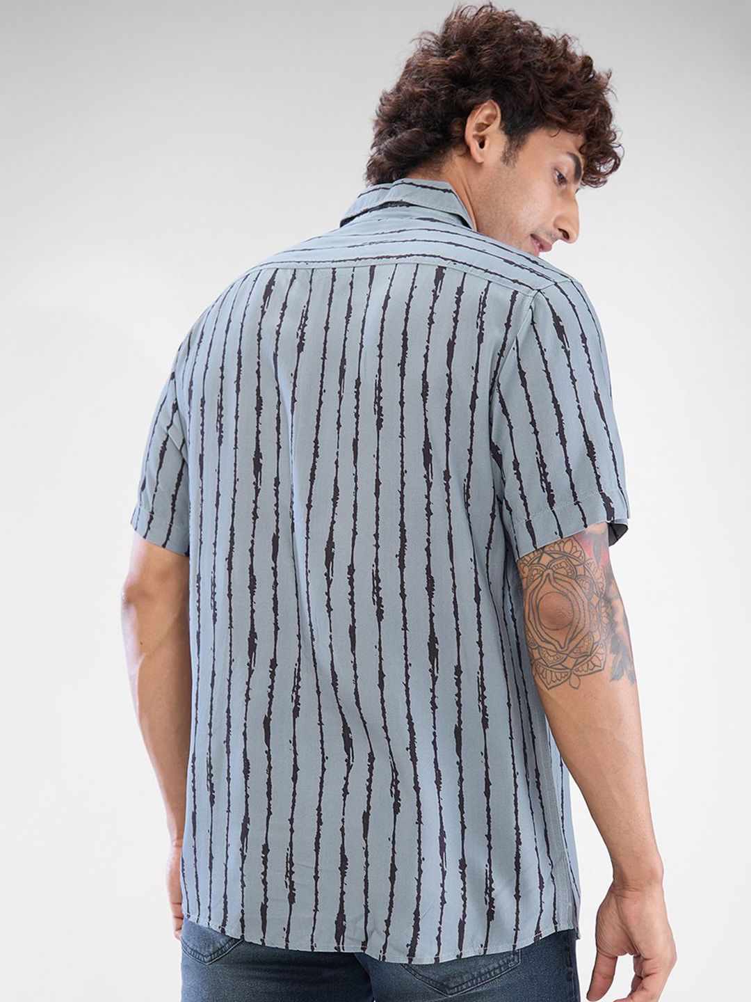 SPYKAR Men Striped Spread Collar Slim Fit Casual Shirt