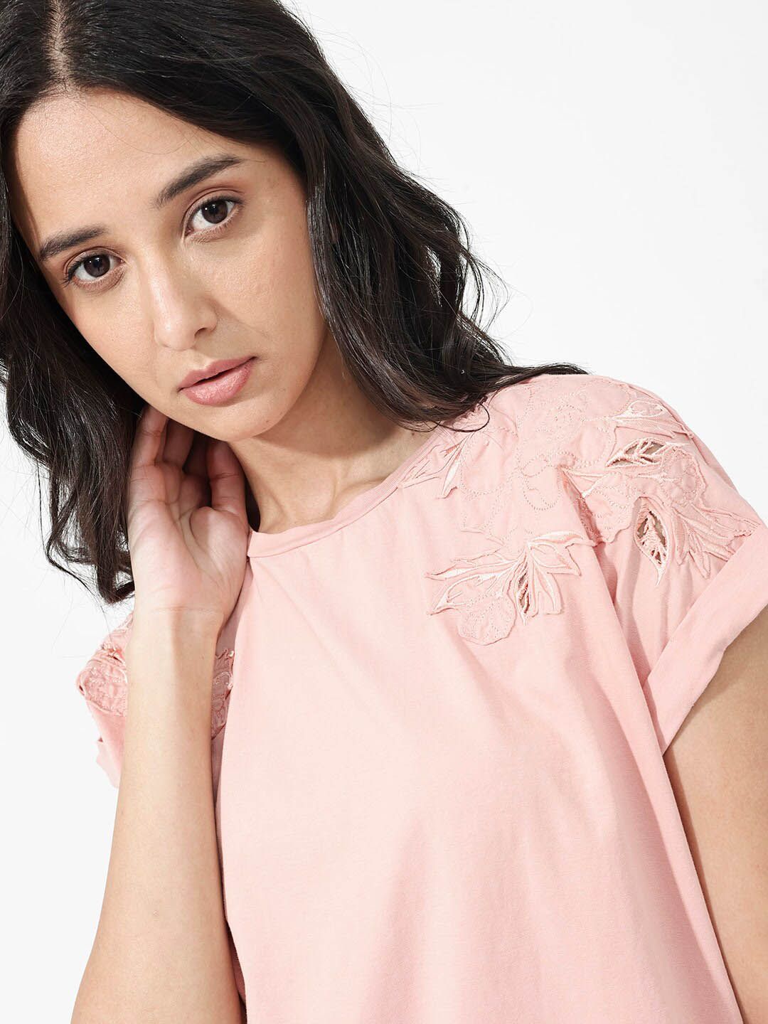 RAREISM Xinia Applique Extended Sleeves Cotton Casual T-shirt