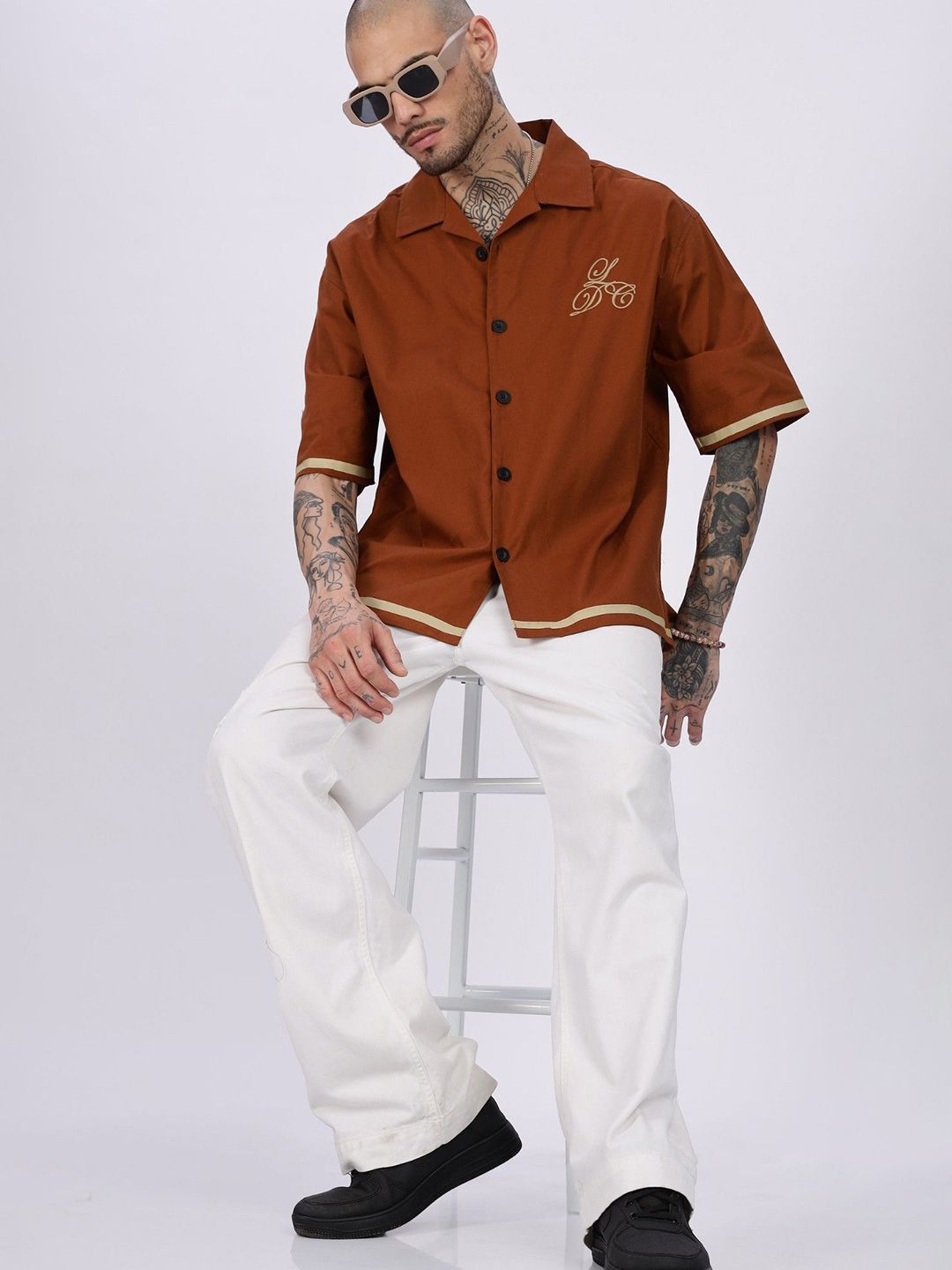 Eszett Late Dinner Baju Kasual Spread Collar Bersaiz Besar