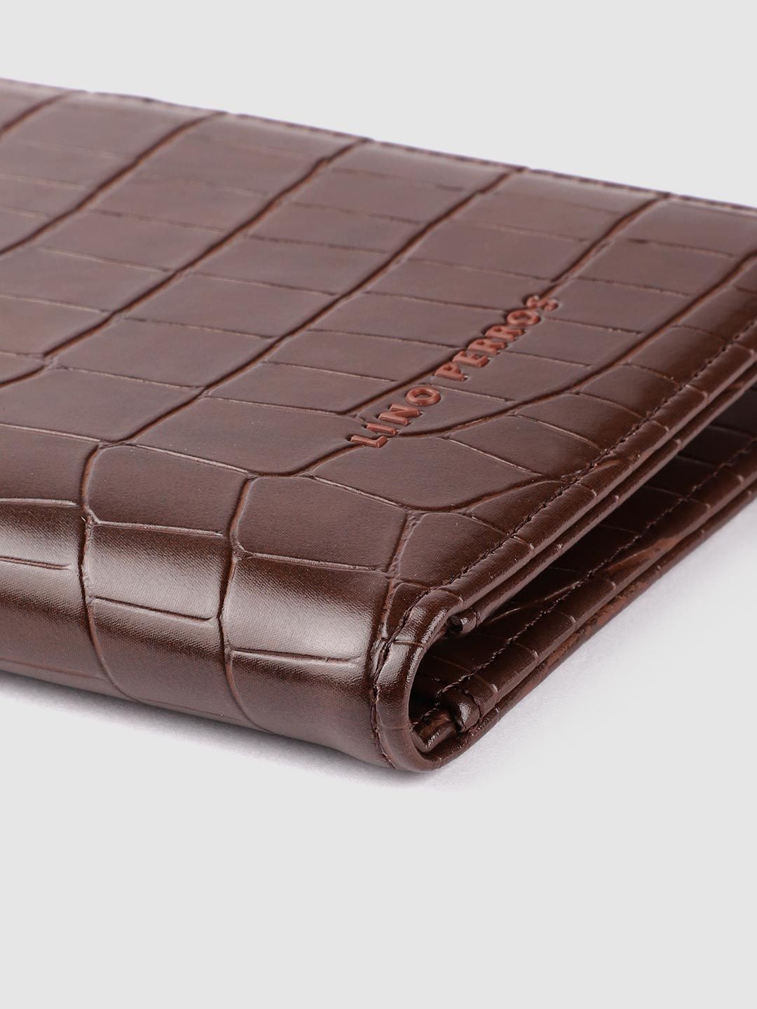 Lino Perros Women Textured Passport Holder