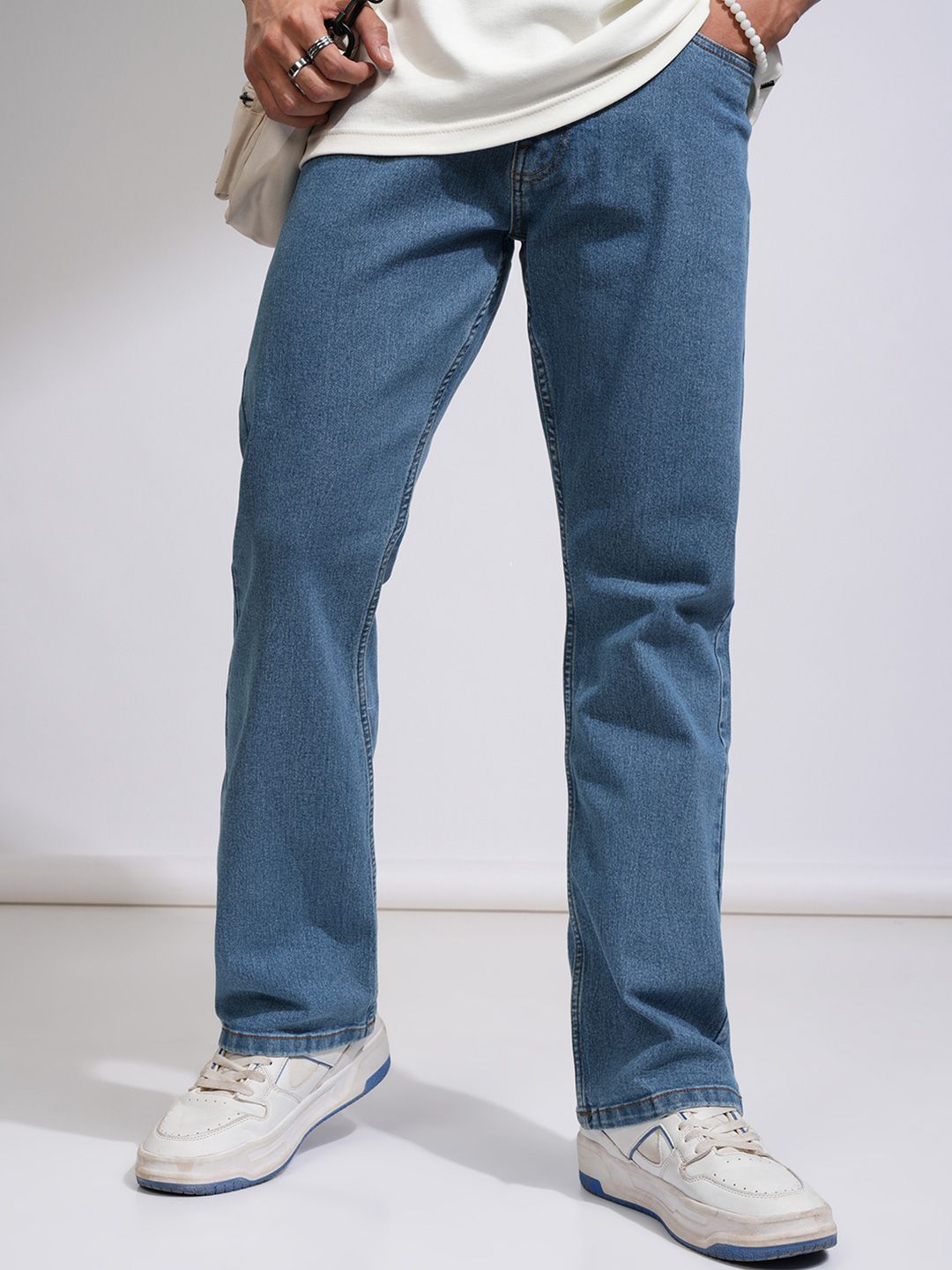 HIGHLANDER Men Bootcut Mid-Rise Clean Look Stretchable Jeans