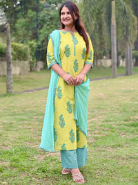 Libas Women Green Floral Printed Pure Cotton Kurta with Trousers & With Dupatta