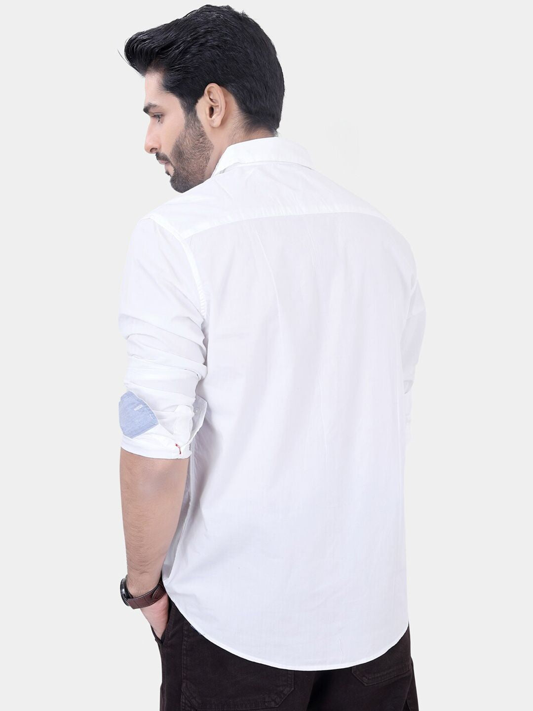 VASTRADO Classic Spread Collar Long Sleeves Slim Fit Casual Shirt