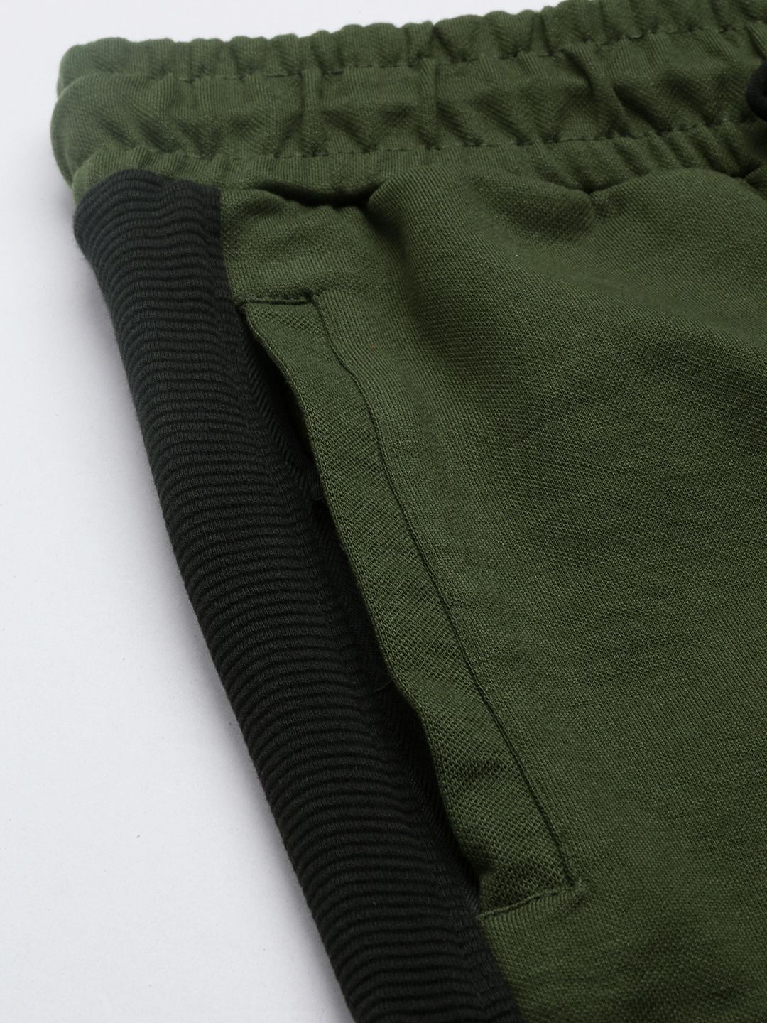 SPYKAR Men Colourblocked Slim Fit Mid-Rise Regular Joggers