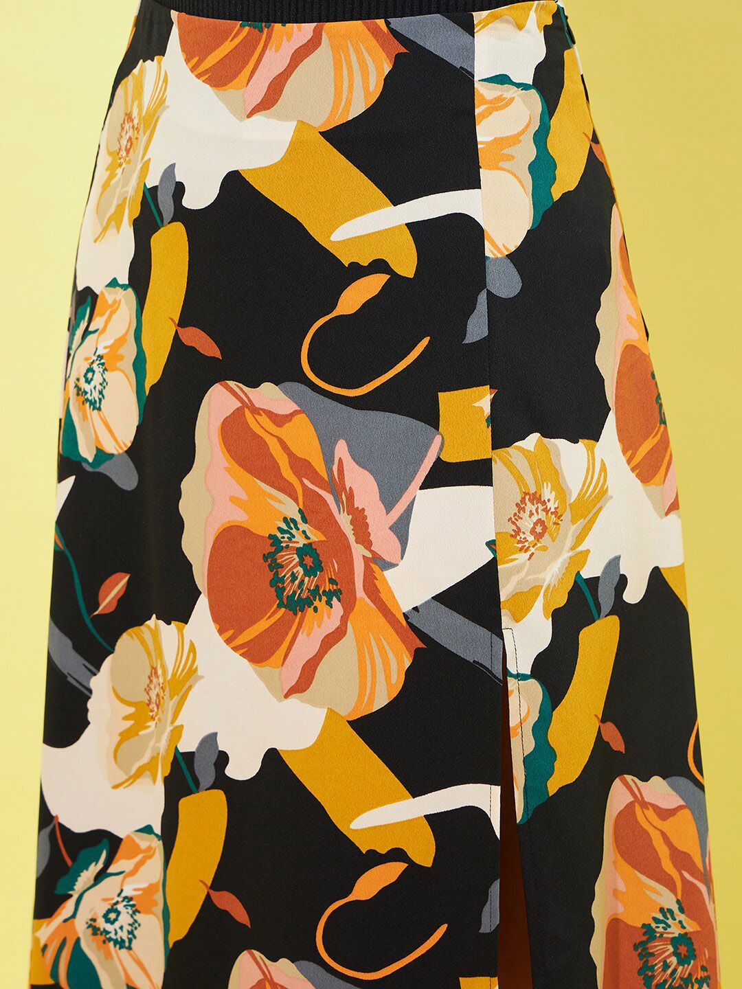 Berrylush Floral Printed Side Slit A-Line Midi Skirt