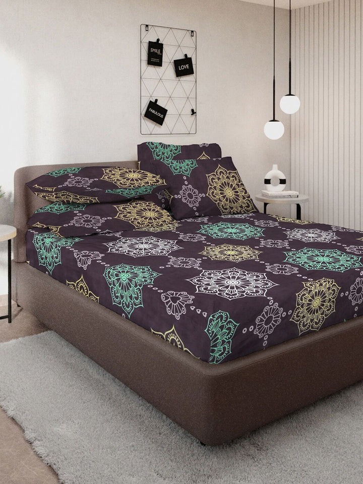 KLOTTHE Black Ethnic Motifs Printed 300TC Fitted Double King Bedsheet With 4 Pillow Cover