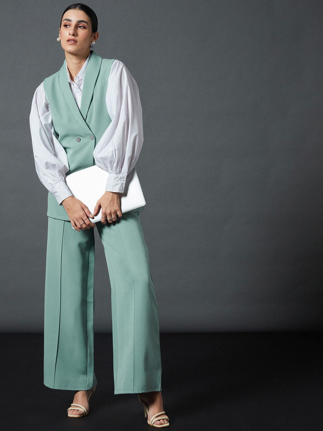 SASSAFRAS worklyf Double Breasted Sleeveless Longline Blazer