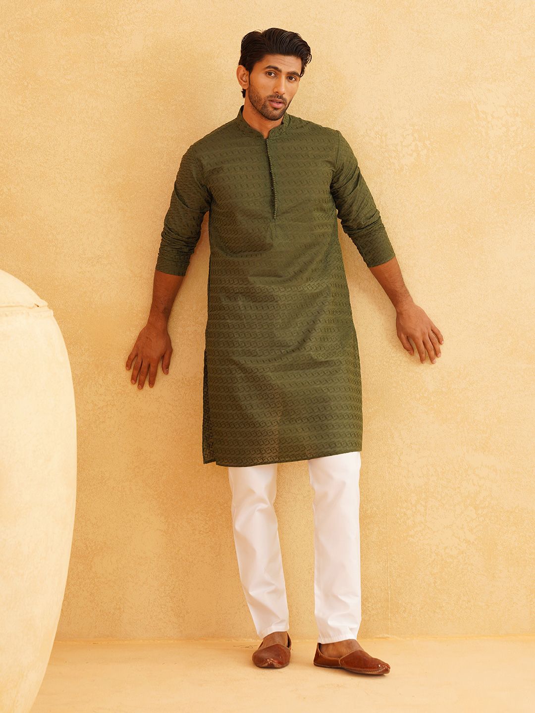 SOJANYA Men Green Thread Work Kurta