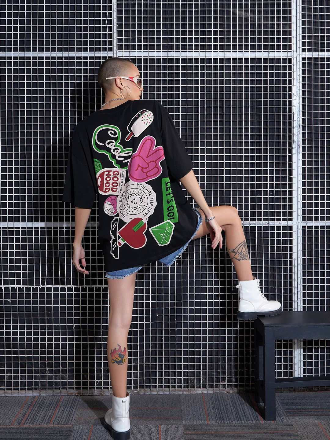 SASSAFRAS Black Graphic Printed Drop-Shoulder Oversized Pure Cotton T-shirt