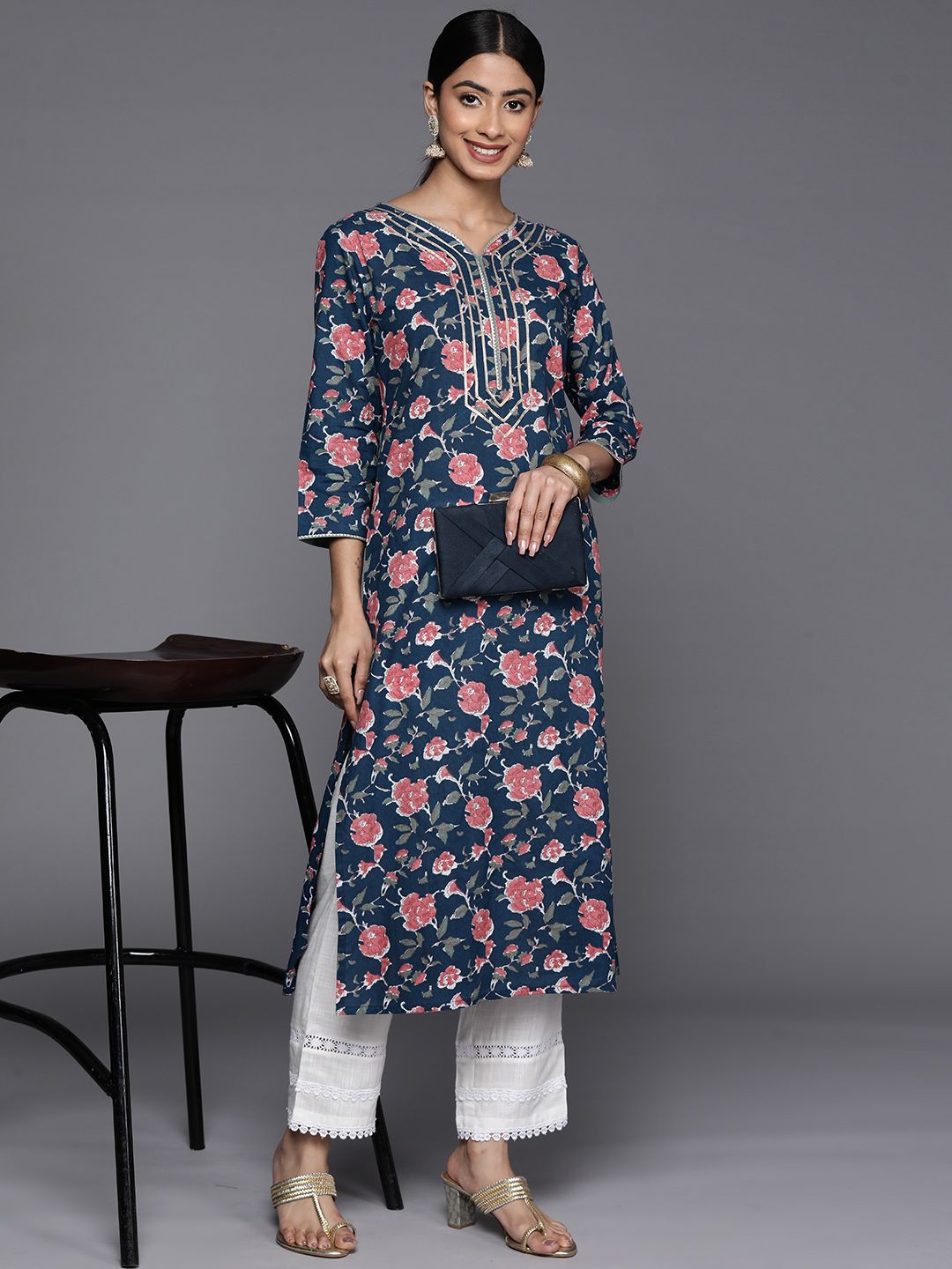 Varanga Ethnic Motifs Printed Gotta Patti Straight Kurta