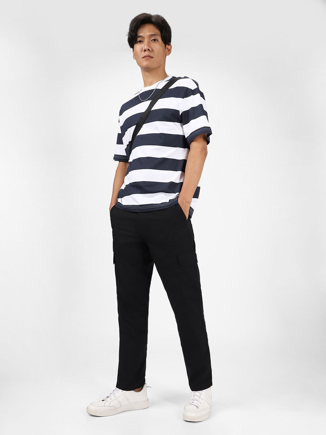 Urbano Fashion Men Mid-Rise Pure Cotton Cargo Trousers