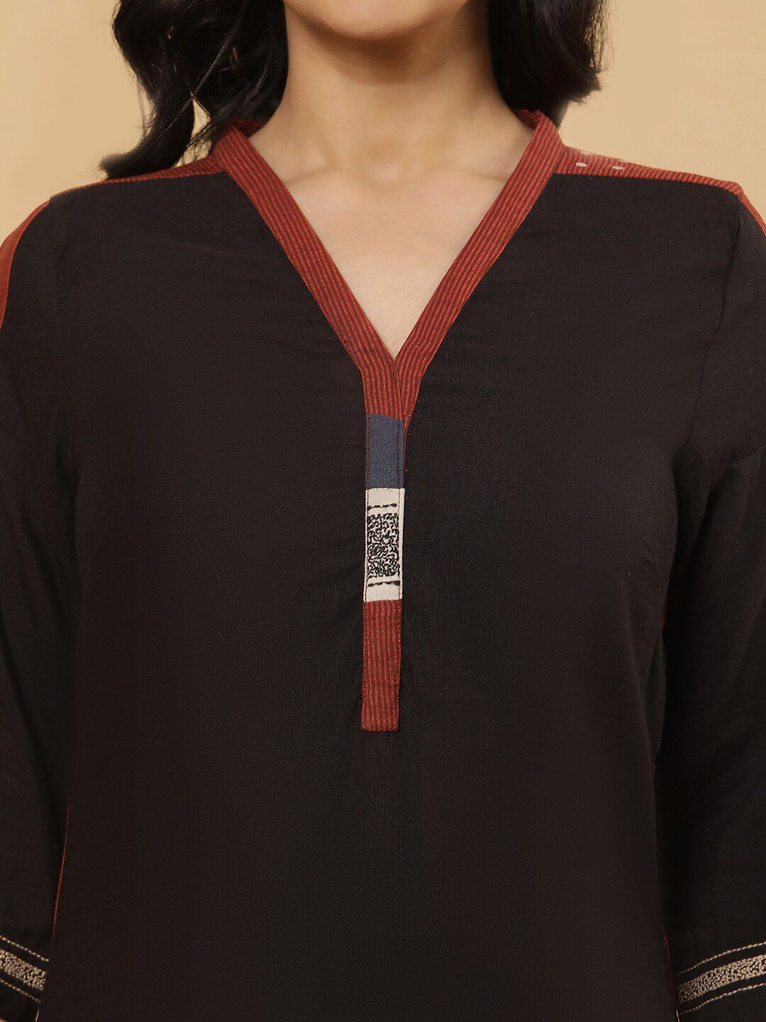 W Patchwork & Printed V-Neck Striaght Kurta with Trouser
