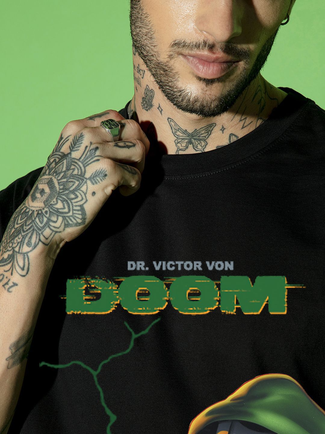 Bewakoof Men Graphic Printed Round Neck Pure Cotton Oversized Marvel T-shirt