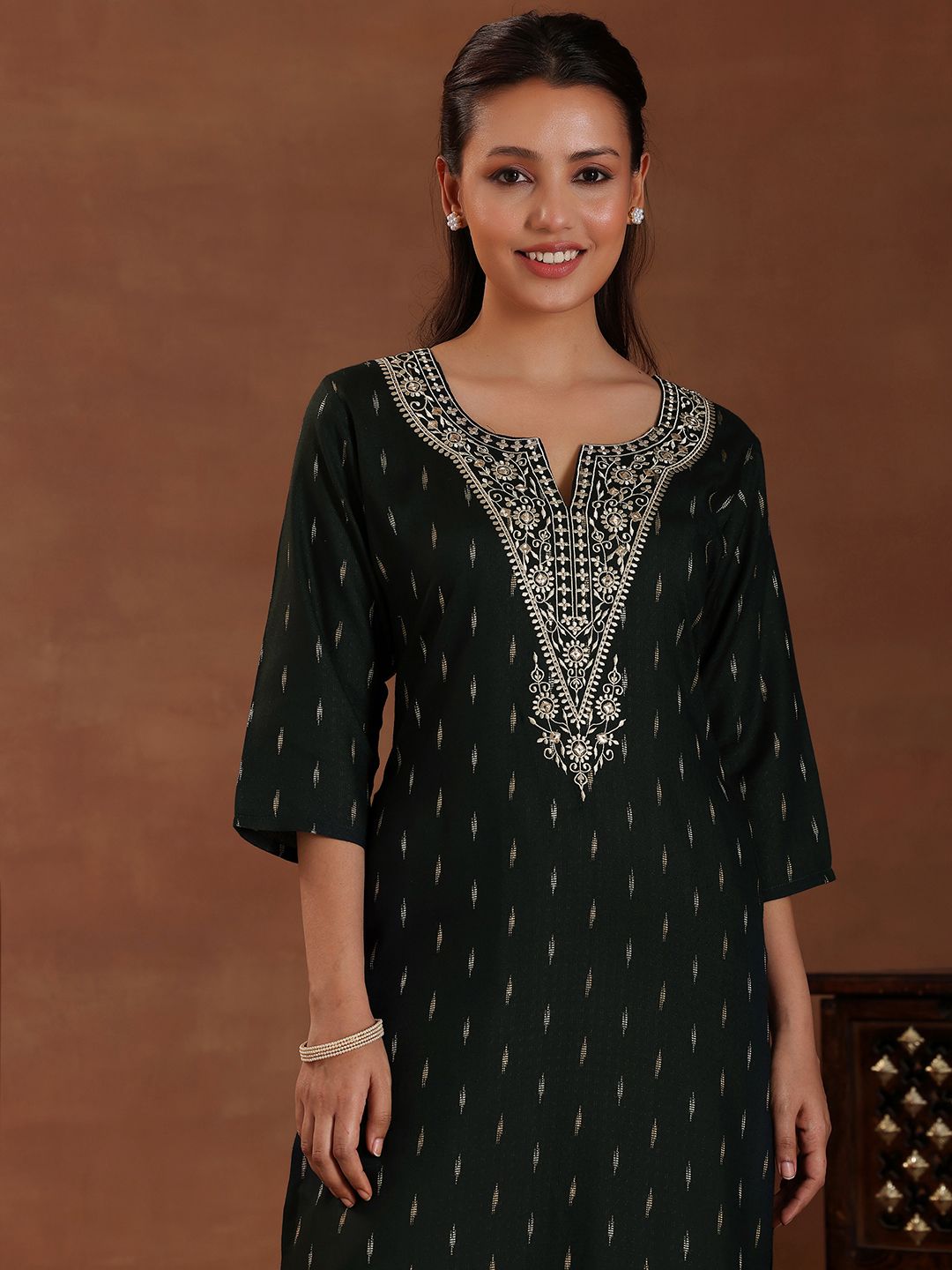 Libas Thread Work Embroidered Ethnic Motifs Straight Kurta