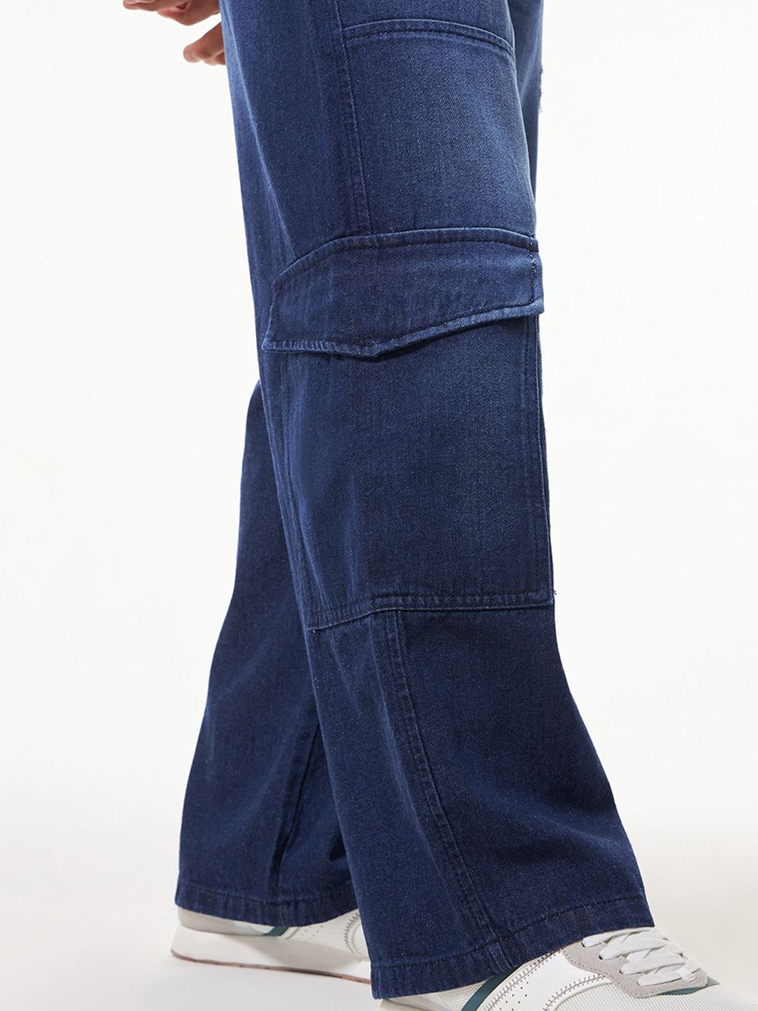 Bewakoof Men Wide Leg High-Rise Distressed Dark Jeans