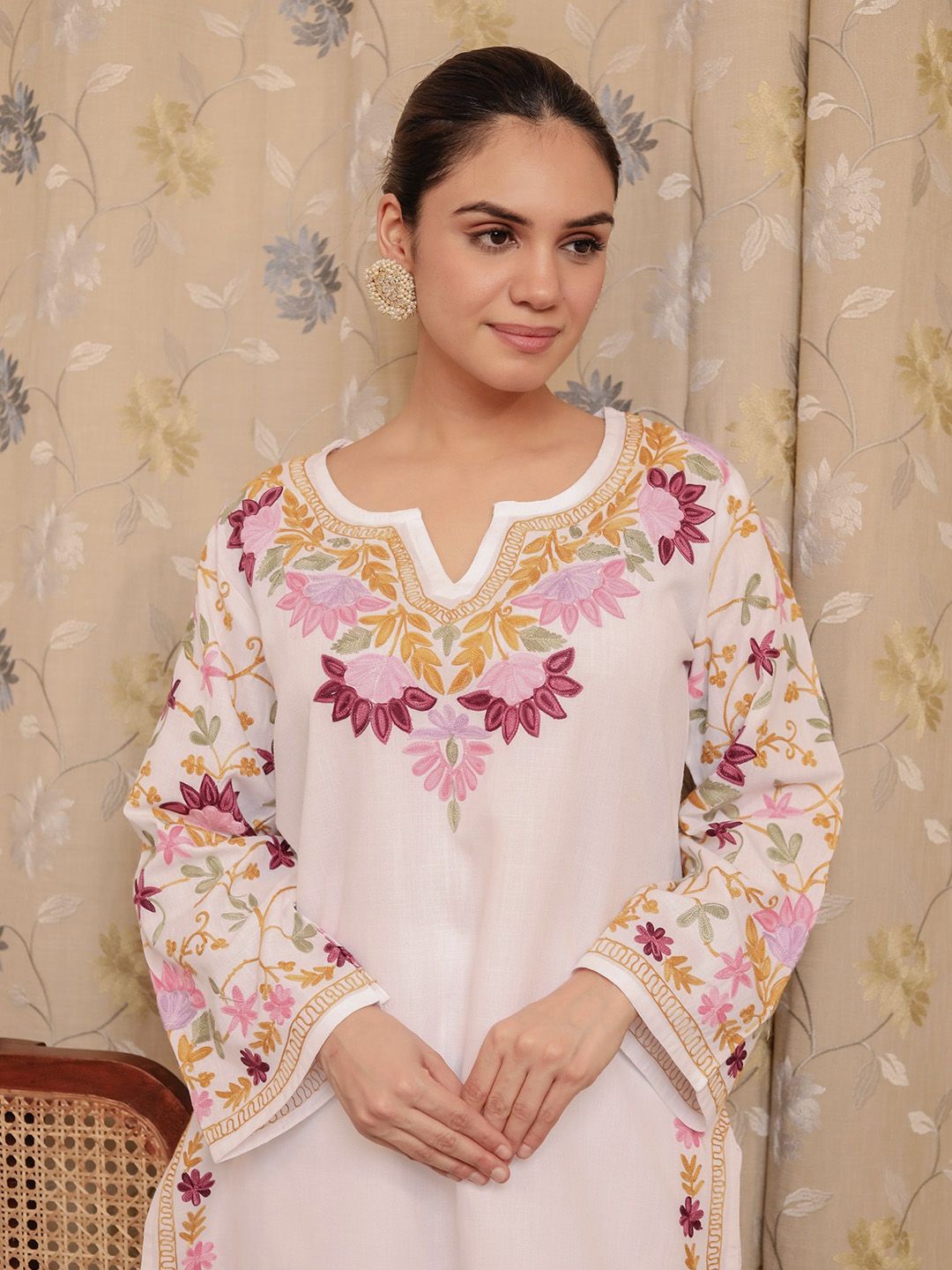 HOUSE OF KARI Floral Embroidered Aari Work Straight Kurta With Trousers