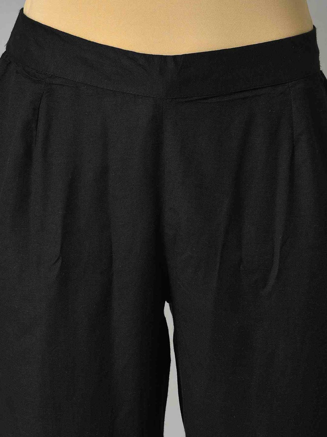 W Women Colourblocked Kurta with Trousers