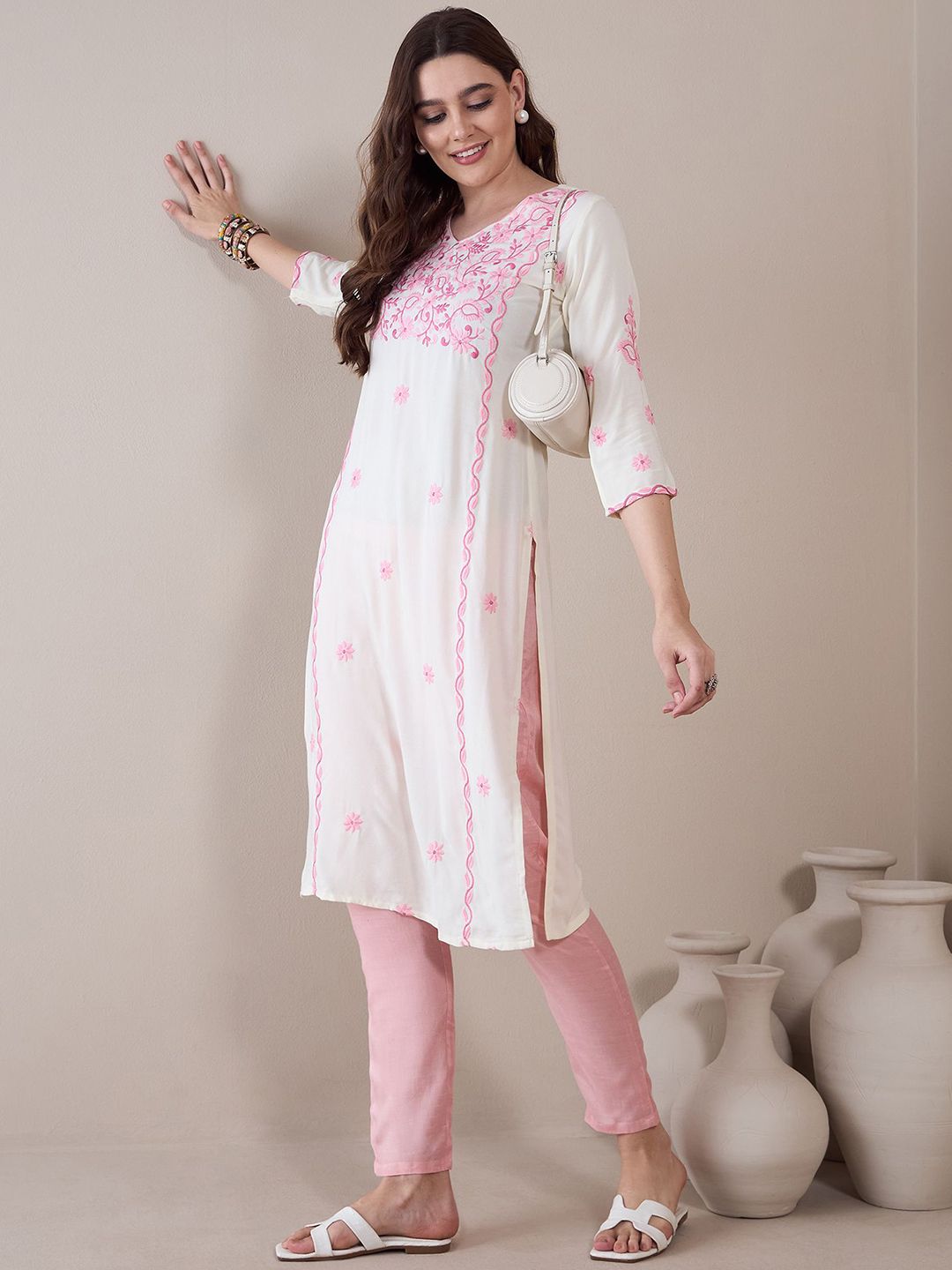Anouk Floral Embroidered Thread Work Regular Straight Kurta