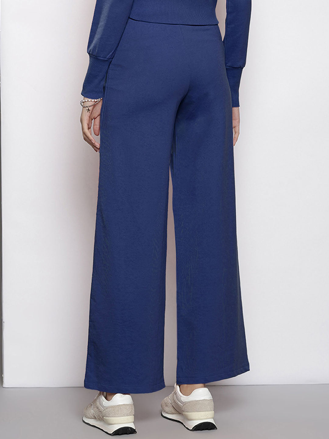 SASSAFRAS Women Mid-Rise Track Pants