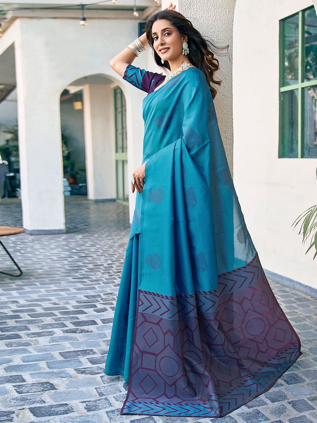 KALINI Woven Design Zari Silk Blend Banarasi Saree