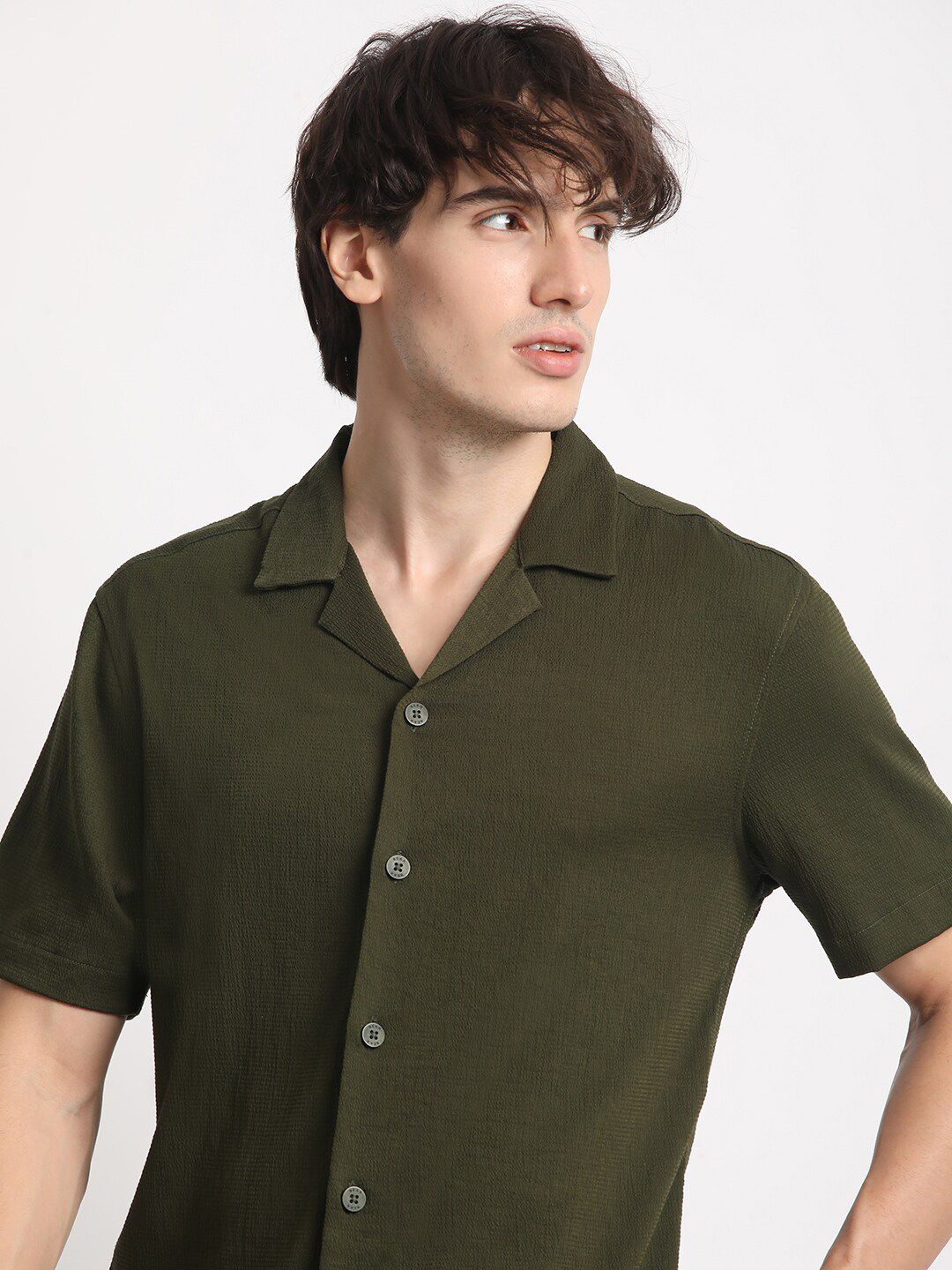 THE BEAR HOUSE Cuban Collar Seersucker Weave Casual Shirt