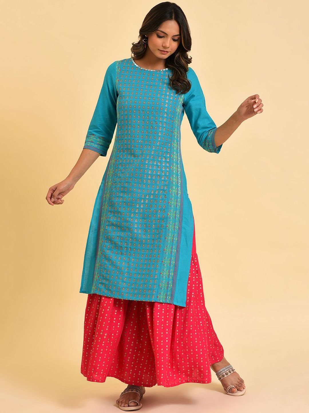 W Ethnic Motifs Printed Gotta Patti Boat Neck Straight Kurta