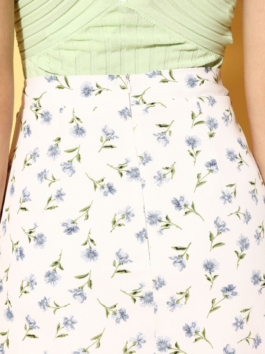 Berrylush White Floral Roman Column Skirt