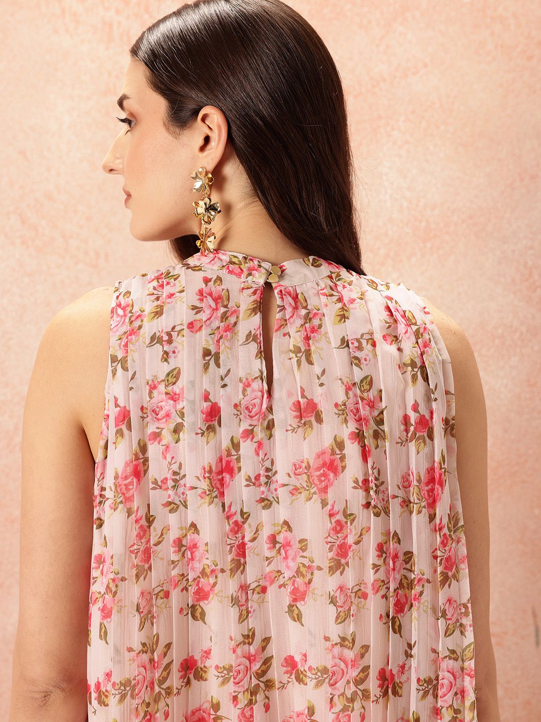 all about you Floral Print Accordion Pleated Sleeveless Top