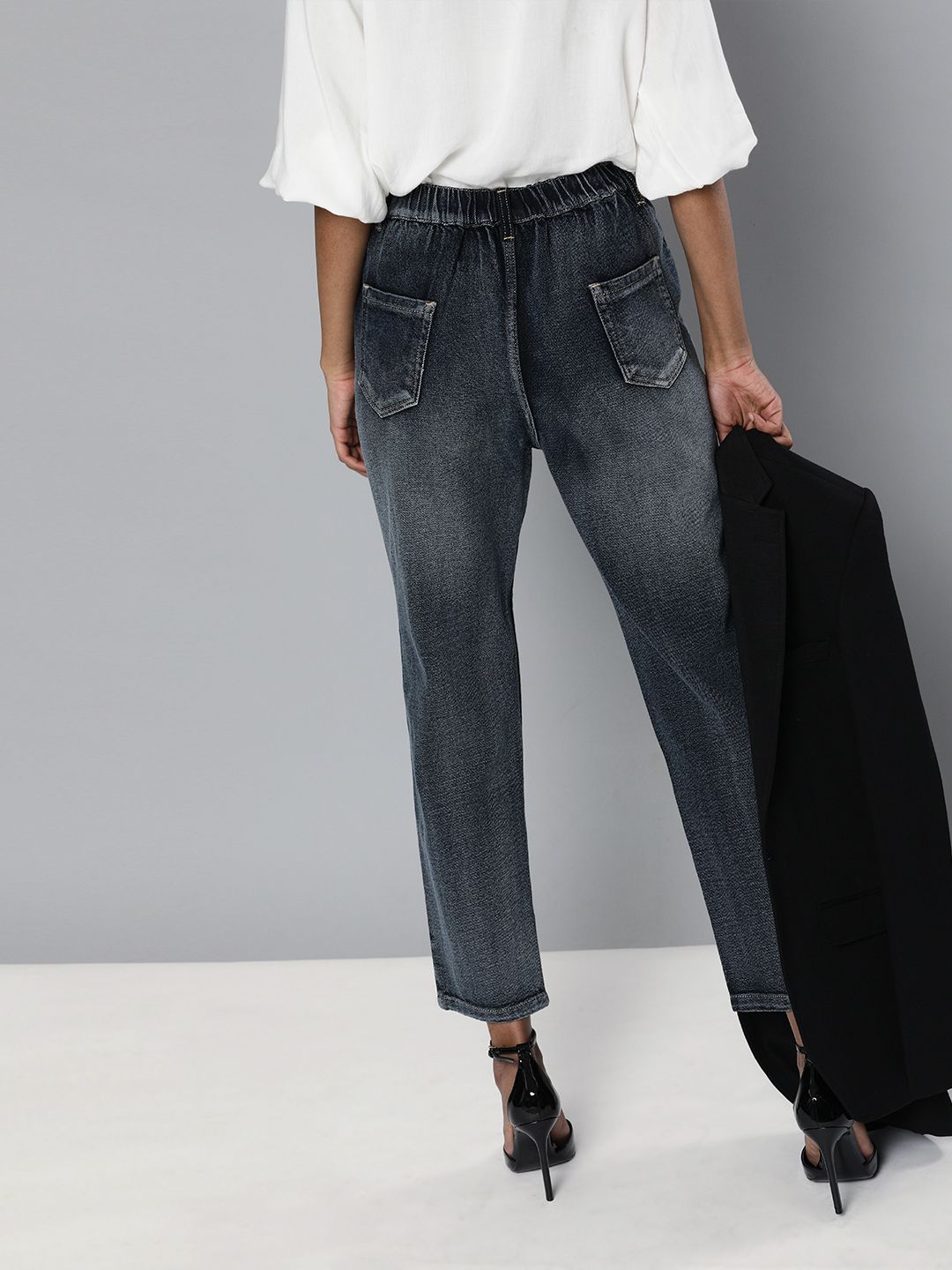 SASSAFRAS Women Navy Blue Regular Fit High-Rise Highly Distressed Cropped Jeans