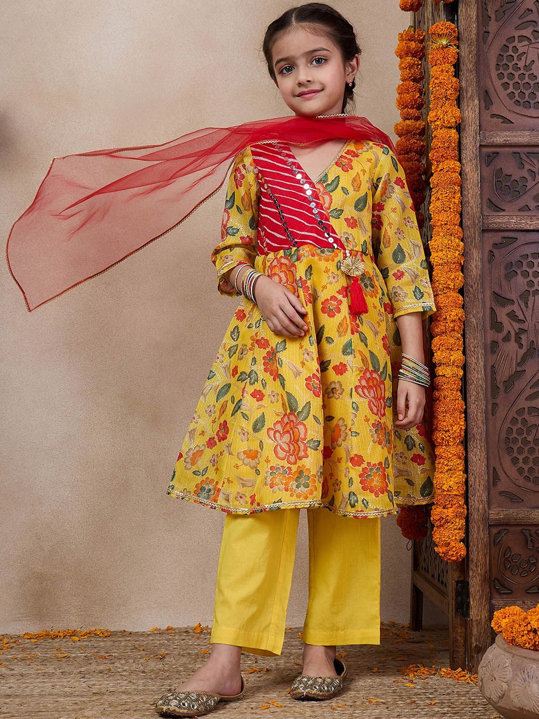 pspeaches Girls Floral Printed V-Neck Anarkali Kurta With Trousers & Dupatta
