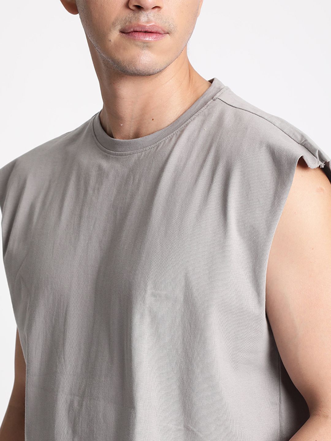 Bene Kleed Men Sleeveless Raw Edge T-shirt