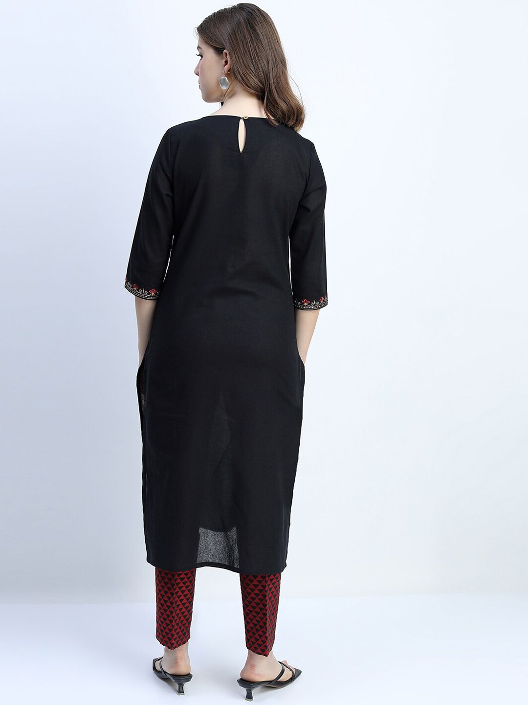 Vishudh Women Black & Red Embroidered Yoke Design Cotton Straight Kurta