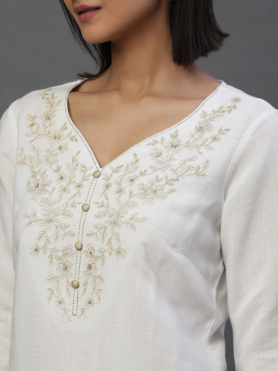 AURELIA Floral Embroidered V-Neck Straight Kurti