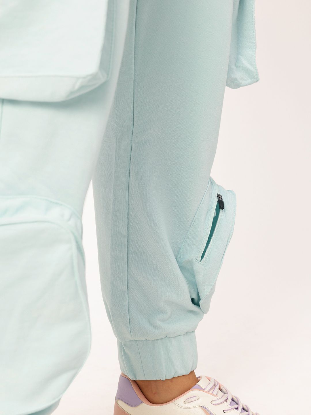 DressBerry Women Utility Vibes Cargo Style Joggers