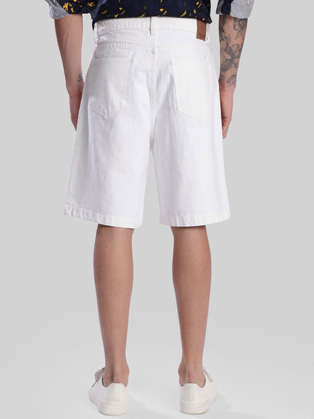 Bene Kleed Men Baggy Fit Distressed Denim Shorts