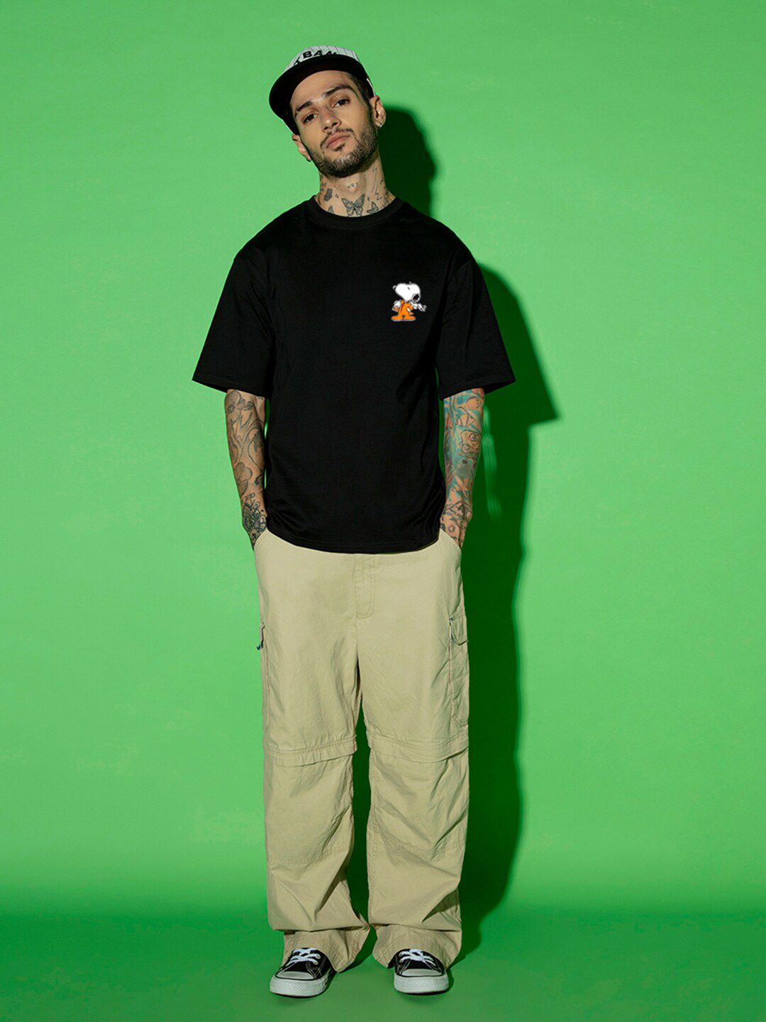 Bewakoof Peanuts Graphic Printed Drop-Shoulder Sleeves Oversized Cotton T-shirt