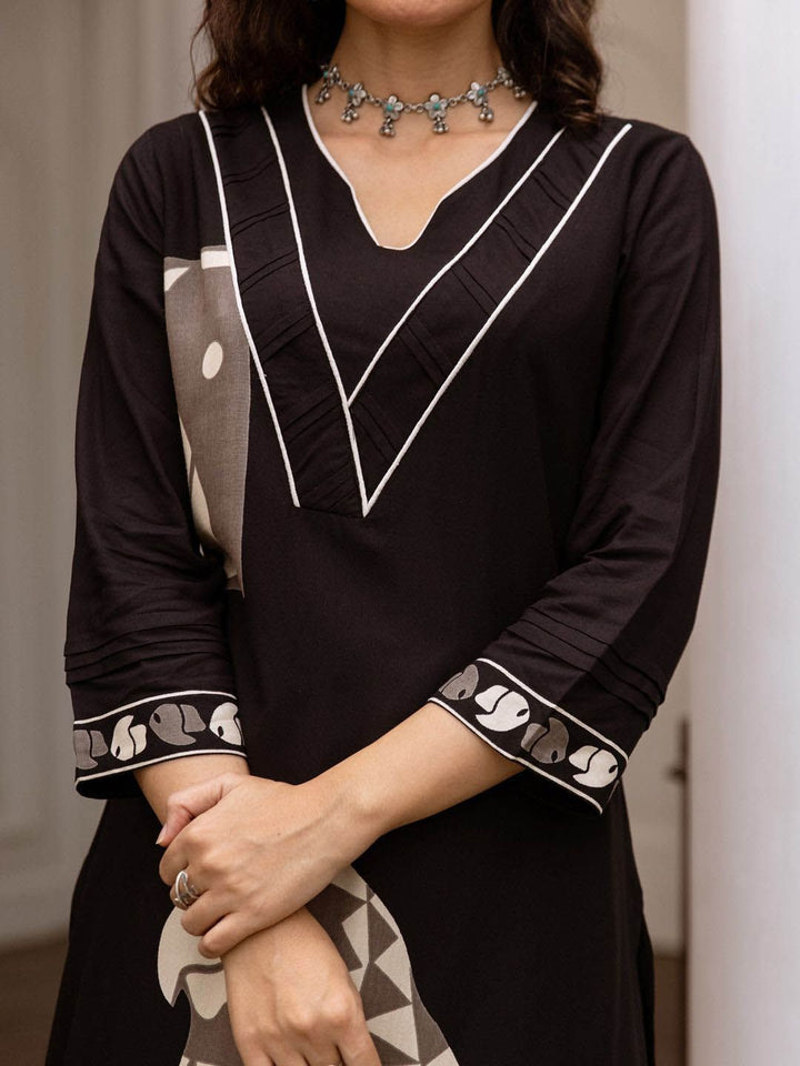 Indo Era Quirky Printed Straight Kurta With Trousers