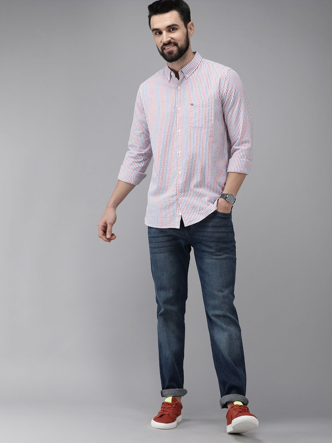 THE BEAR HOUSE Men White & Blue Slim Fit Striped Seersucker Cotton Casual Shirt