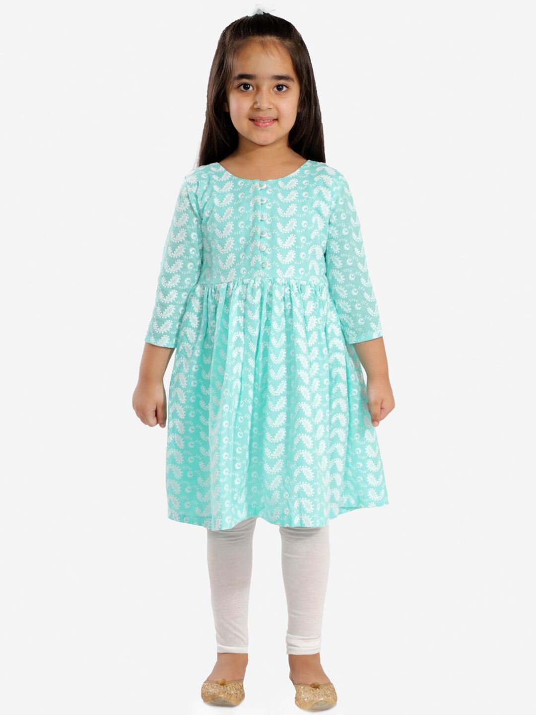 VASTRAMAY Girls Sea Green Embroidered Pure Cotton Kurta with Leggings