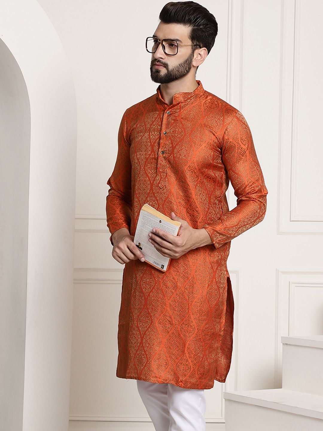 SOJANYA Men Woven Design Jacquard Straight Kurta