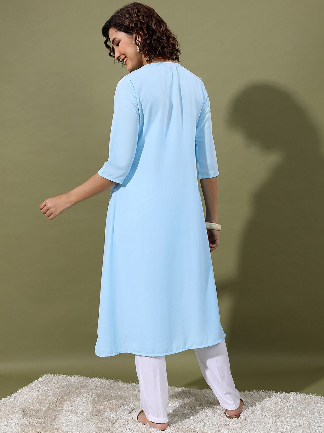 Vishudh Flloral Embroidered Keyhole Neck Kurta