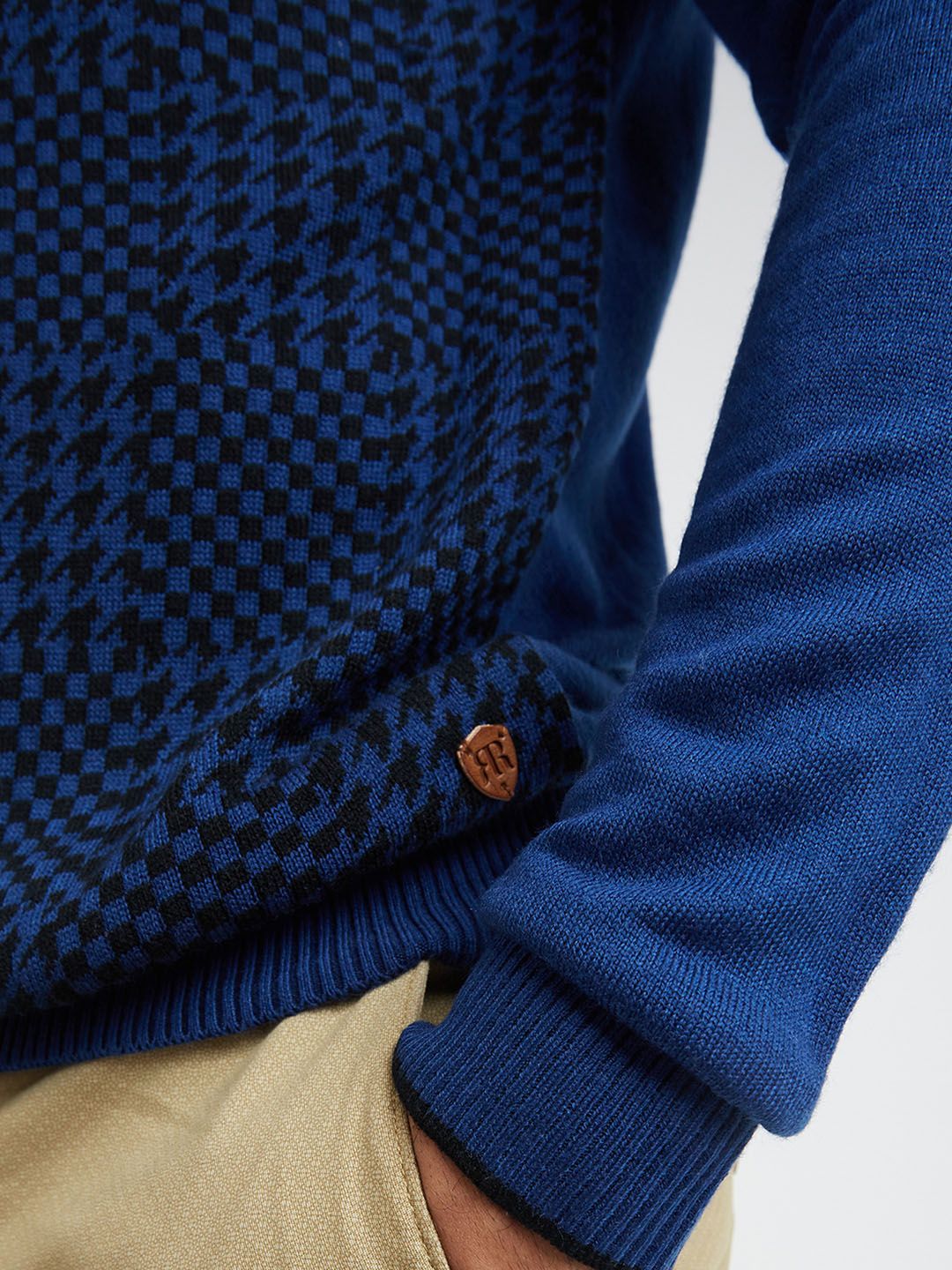 Raymond Men Blue & Black Checked Pullover