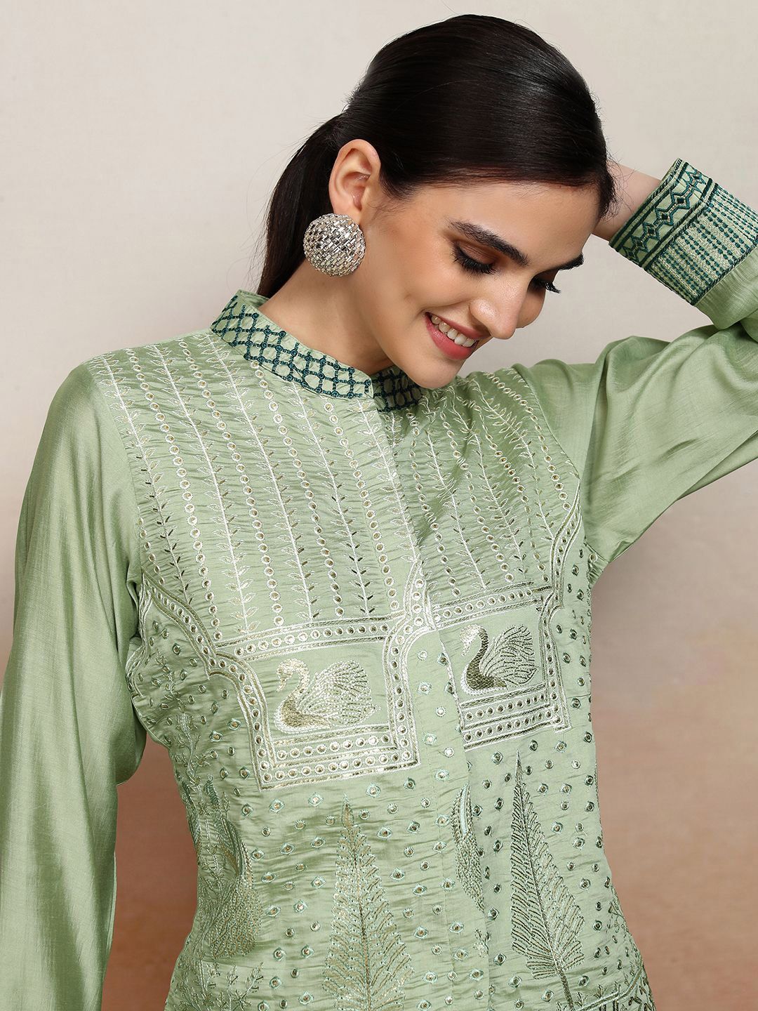 Vishudh Mandarin Collar Embroidered Kurta With Trouser