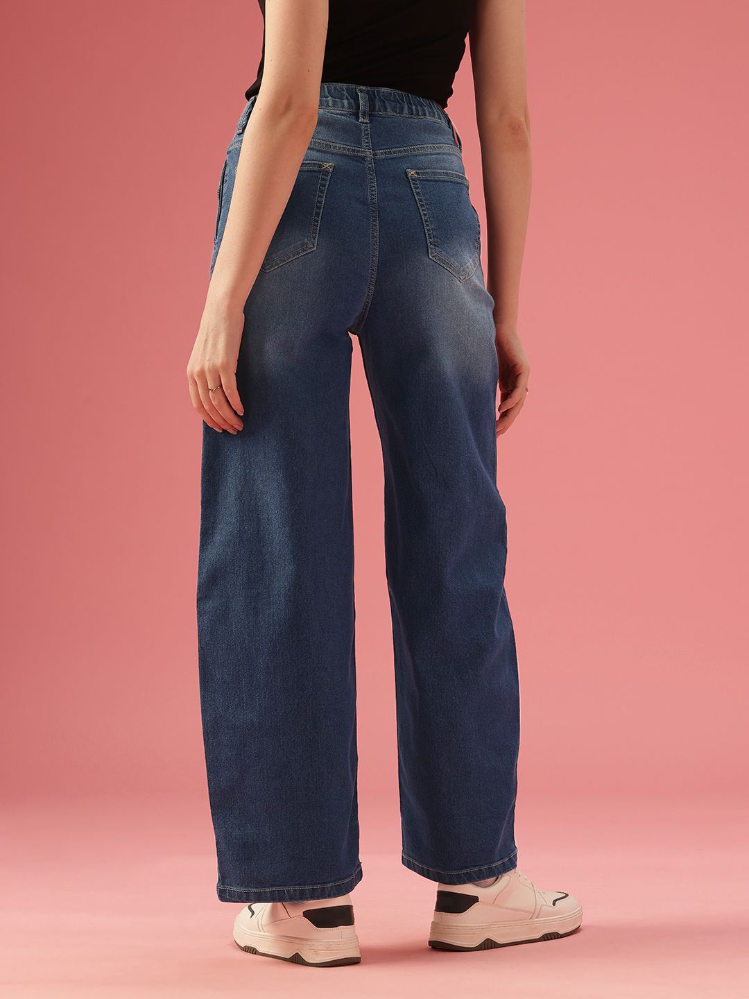 DressBerry Women Barrel Fit Light Fade Stretchable Jeans