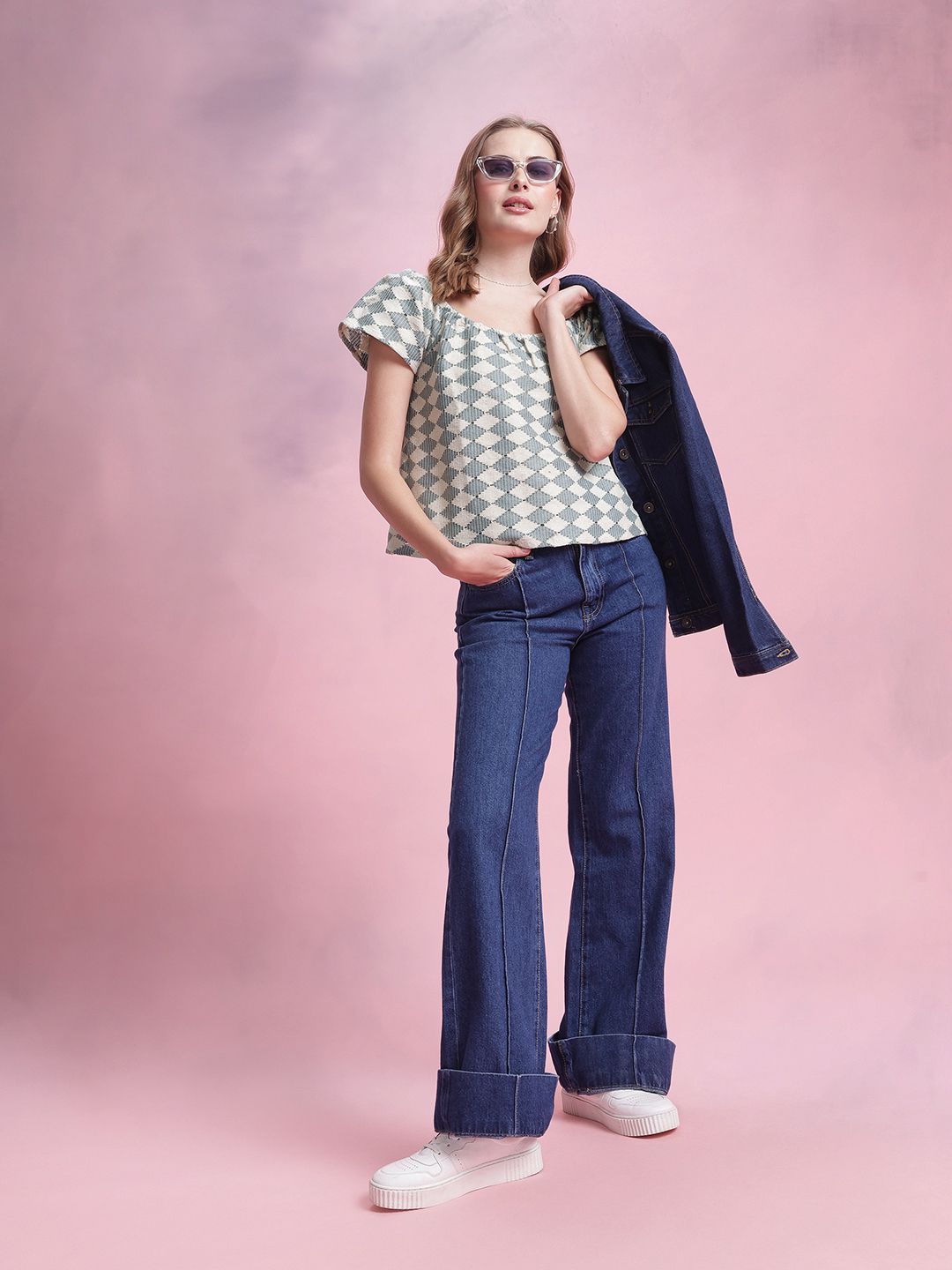 DressBerry Geometric Flutter Sleeve Crochet Boxy Top